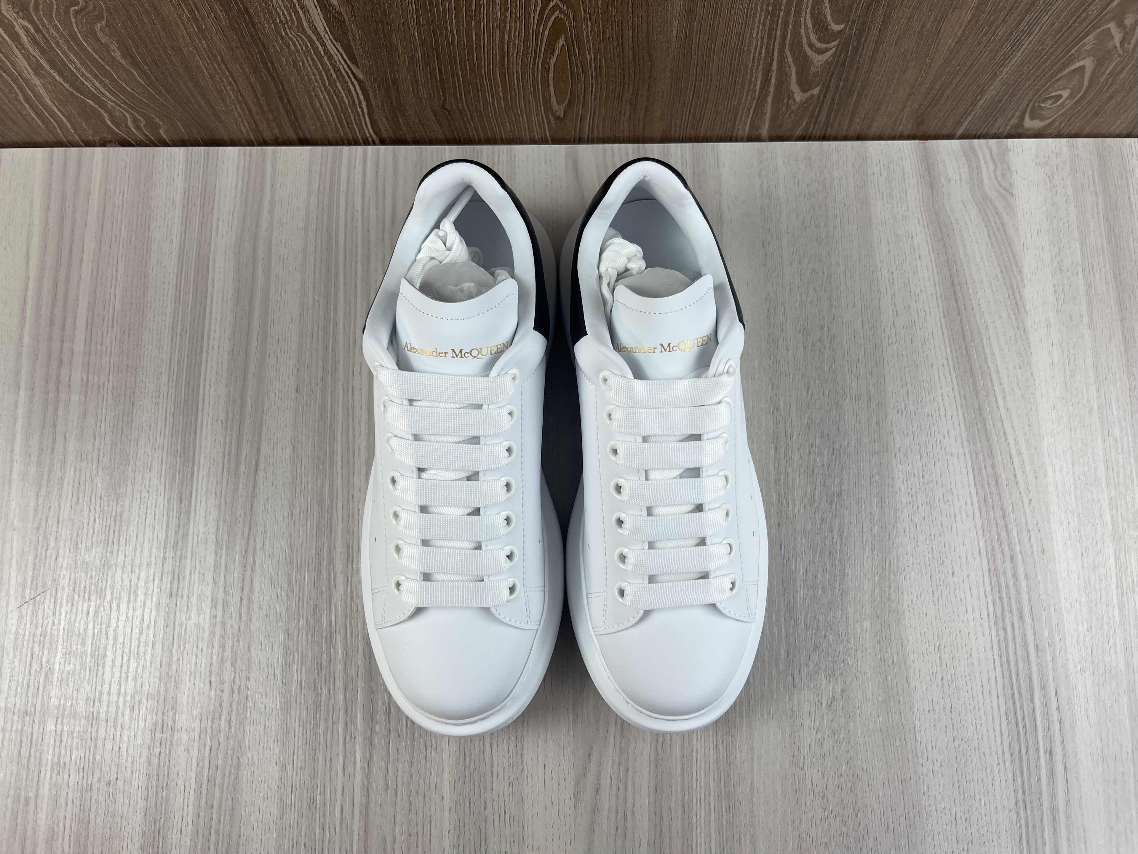 Alexander McQueen Oversized White Black