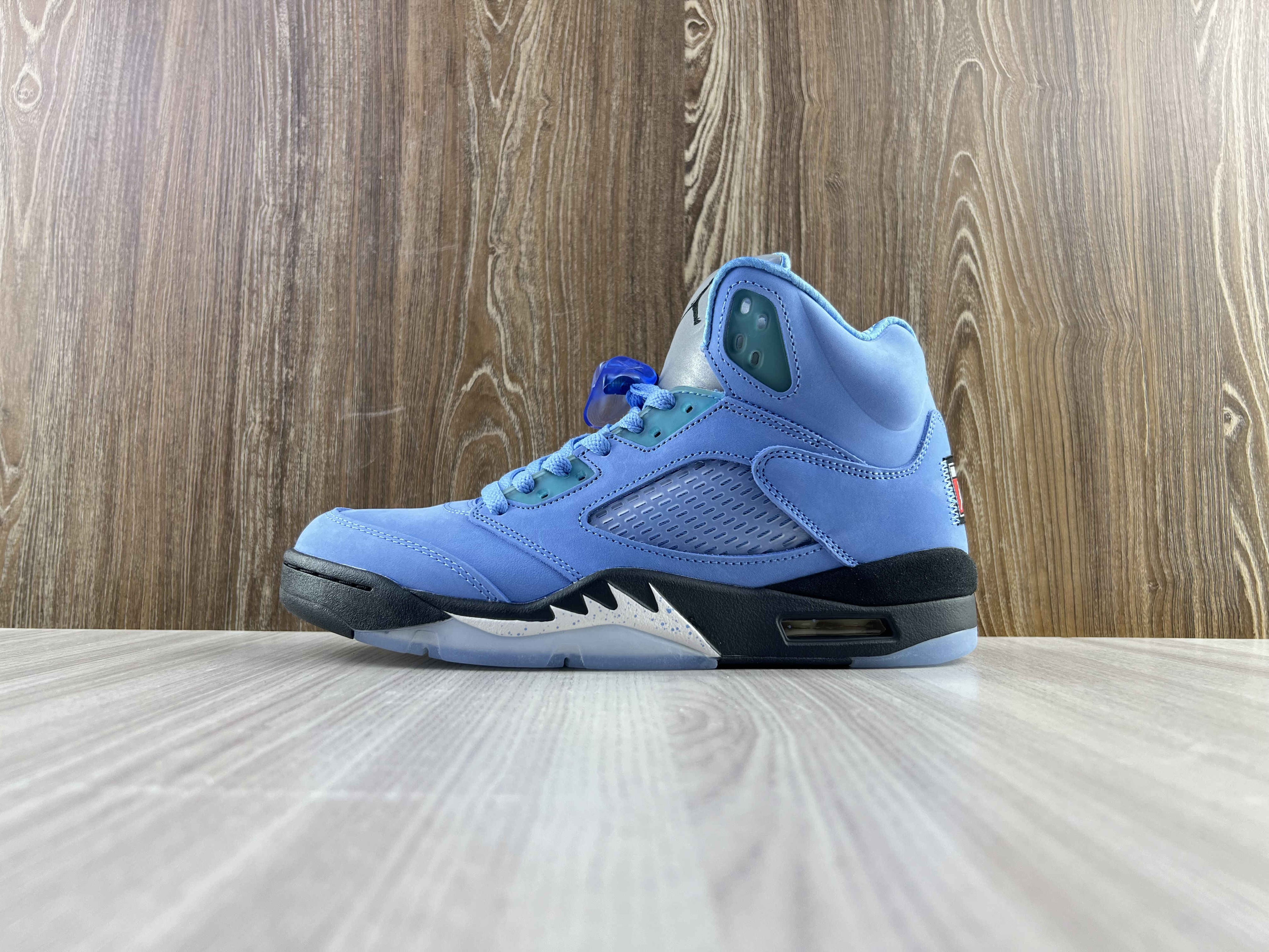 Jordan 5 Retro UNC University Blue
